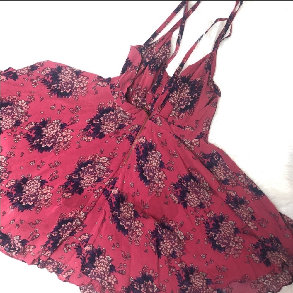 💎KIMCHI BLUE dark pink \ red floral dress .